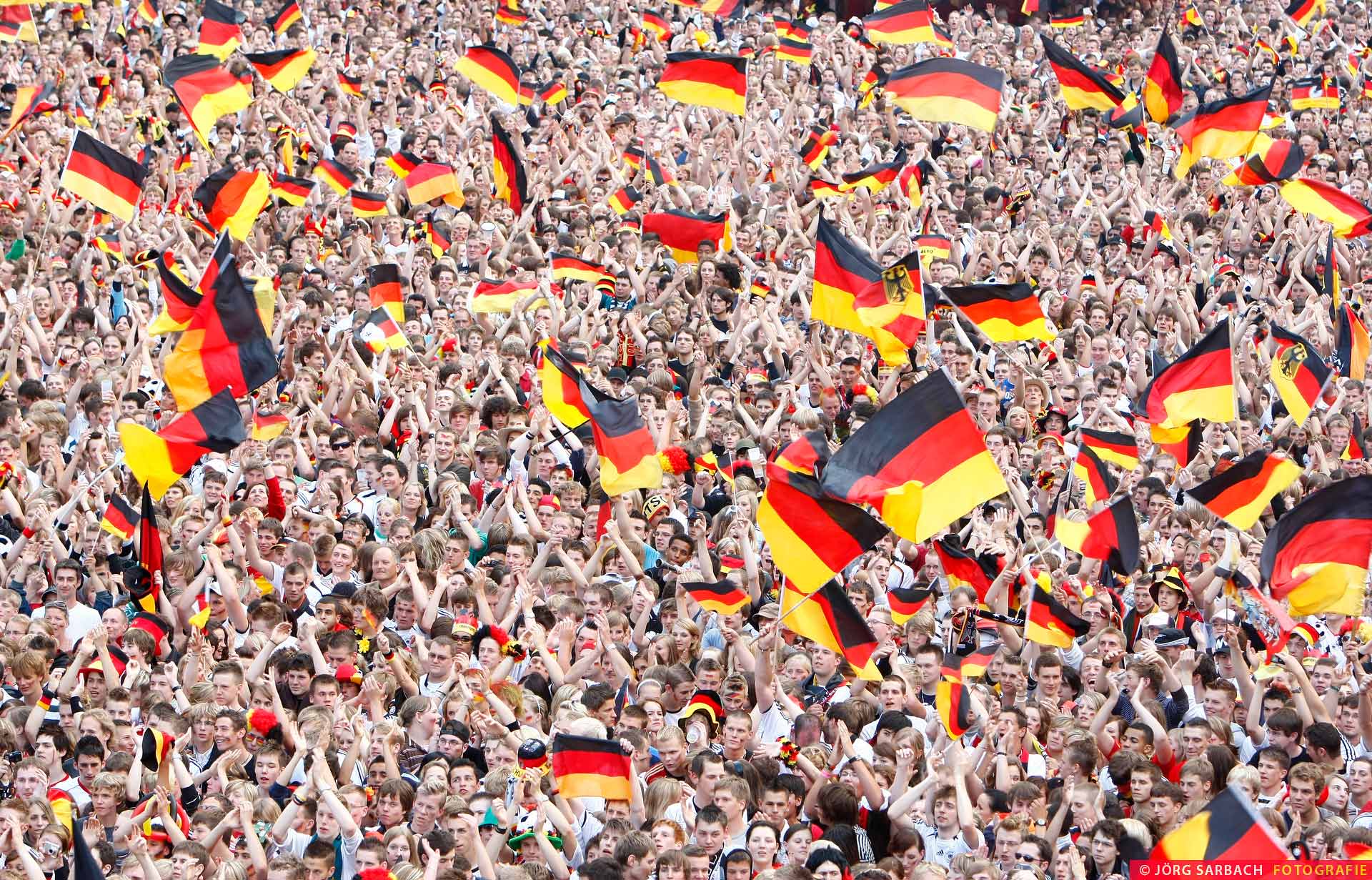 Fussballfans, Flaggen, Deutschland, Publik Viewing, WM, Fussball